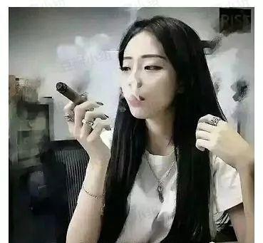 吃瓜图片网红女孩头像,网红女孩头像的吃瓜风采