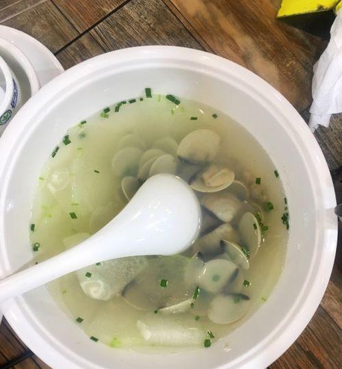 三亚的吃瓜网红叫什么,三亚网红“吃瓜达人”带你领略热带风情美食之旅