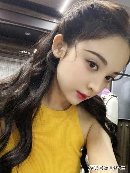 网红帕尔维娜吃瓜