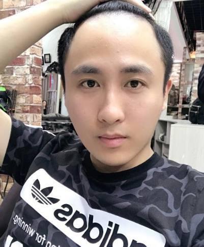 快手网红爱婷哥吃瓜