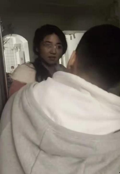 网红看别人吵架吃瓜视频,网红直播吃瓜，揭秘现实版“吵架大战”  第2张